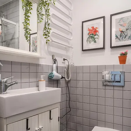 Apartment Comfort & Modern By Market Square With Ac As S5a Wroclaw